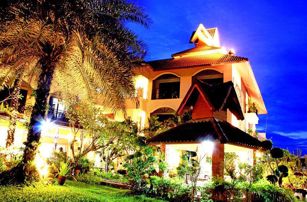 Phoom Thai Garden Hotel Phrae Exterior photo